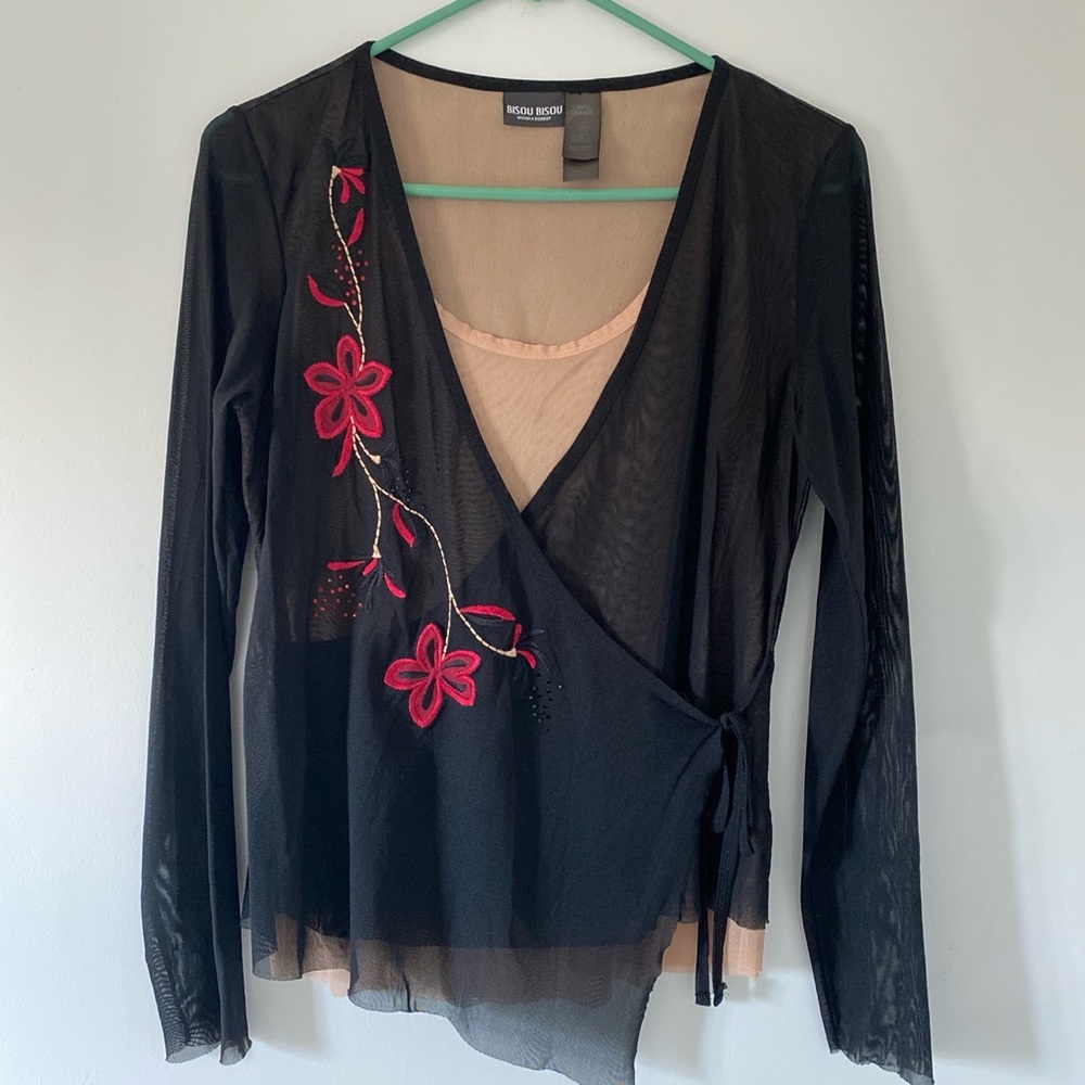 Bisou black mesh wrap top